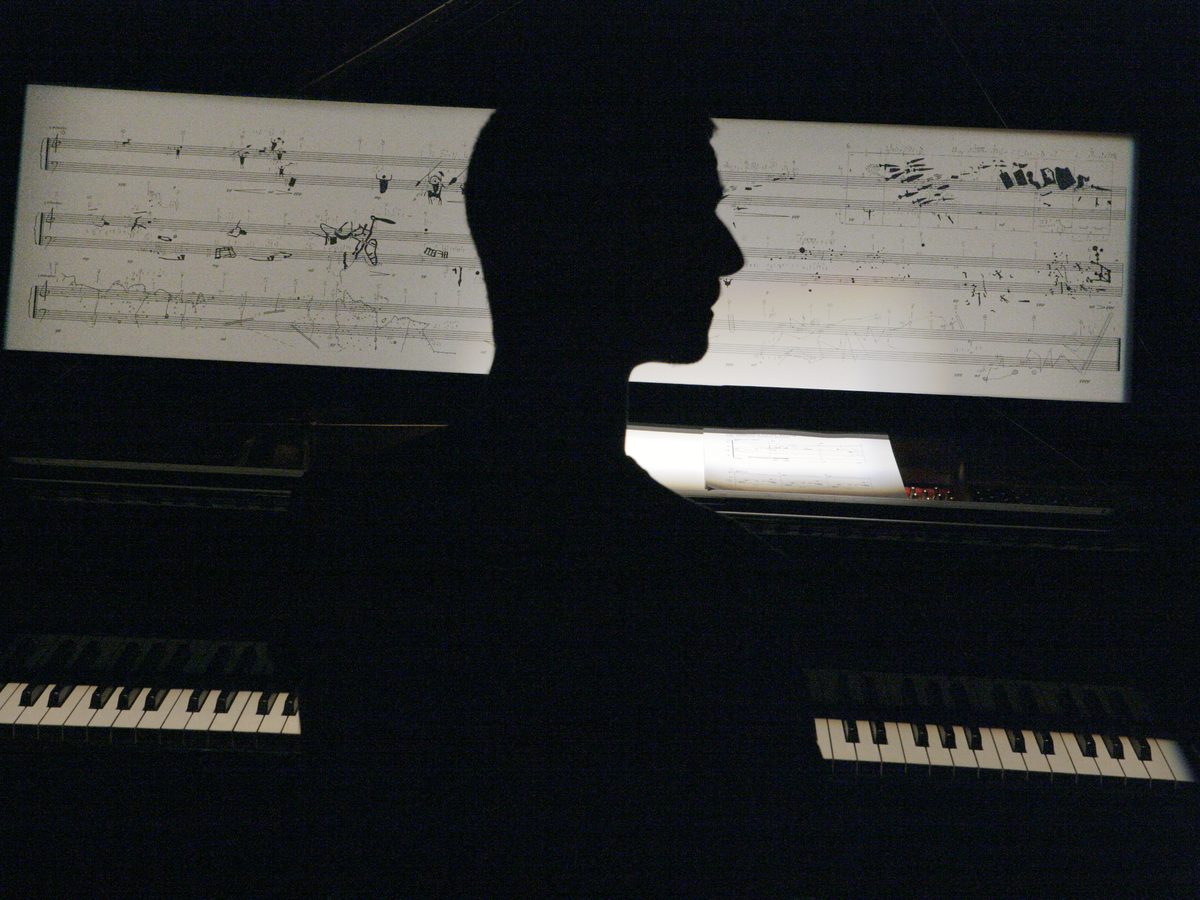 Mark Knoop recording Incisioni Rupestri